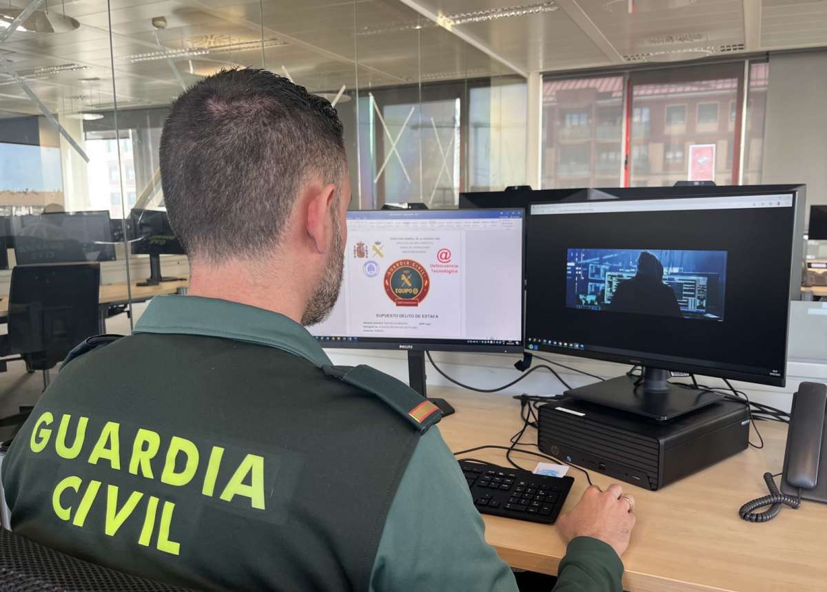 La Guardia Civil, completamente aislada el día que el juez imputa a Mercedes González y al DAO